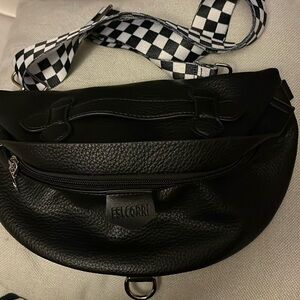 Eslcorri Small Crossbody Bag